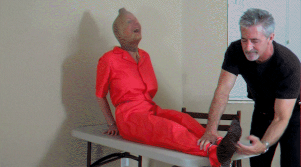 Prisoner MoRina Tickled (Oiled Feet, Ticklish Feet/HD/MPEG-4) - 2023