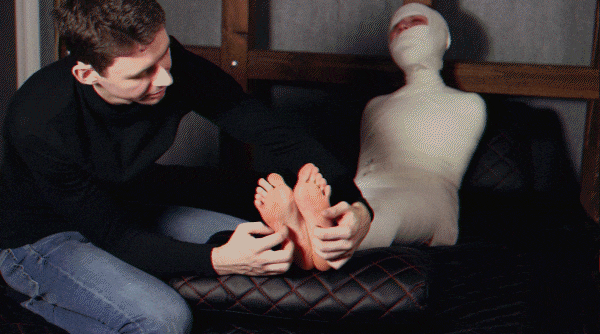 Mummification with bandage and foot tickling with Bramble [Girl On Girl, Toetied] (2023/MPEG-4/1.83 GB)