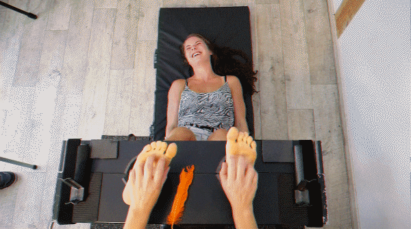 Khloe's Horribly Ticklish Feet Meet The Sadistic Veronique (Foot Fetish, Tits/HD/MPEG-4) - 2023