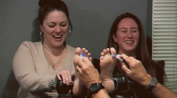 Foot Twins Cam & Sarah's Feet tickled together "Look at our toes! lol" - 2023/HD [Sex, Tickled, Tickling Milf]