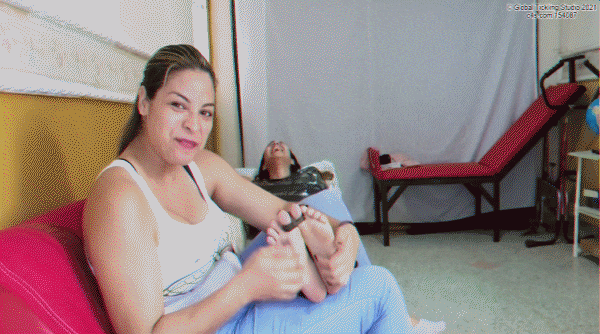 Tania’s Ticklish Toes! (Tickling Test, Laugh) [2023 | HD]
