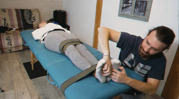 Psychiatric Tickling Therapy Series Patient 11 Lisabeth - Treatment 02 - Foot, Ticklish [HD/MPEG-4/683 MB]