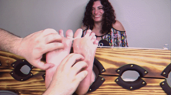 Bella Luxxs Audition Pt 1 “Hyper Ticklish Big Feet” [Fm Tickling Handjob, Tickle] (2023/MPEG-4/357 MB)
