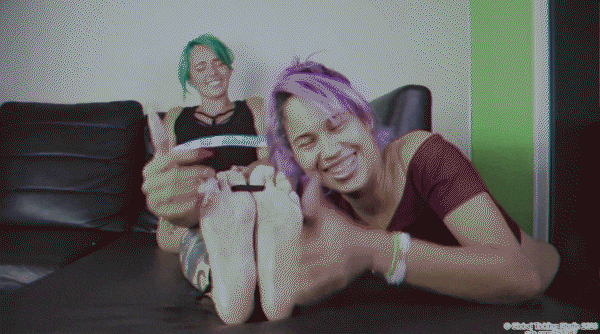 Rosie Tickle Teases Isa's Bare Feet (Foxxx, Sweaty Feet/HD/Mp4) - 2023