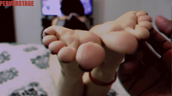 Gamer Girl (Pantyhose, Tickled Feet/HD/Mp4) - 2023