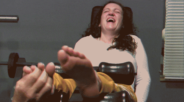 Erin is overwhelmed Bare feet "My God why am i alowing this!" [Lesbian Feet, Tickling] (2023/Mp4/1000 MB)
