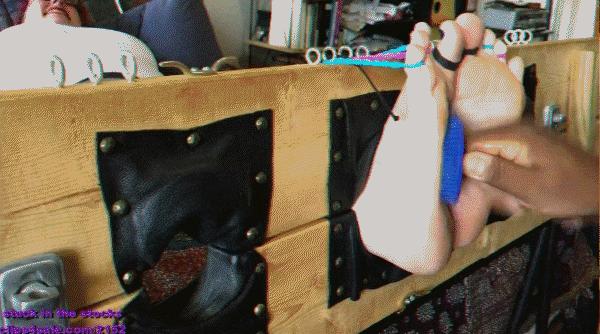 Jade says I Hate You! (New ticklee meets the stocks!) [Kinky, Smelly Feet] (2023/Mp4/1000 MB)