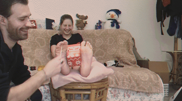Merry Christmas 2019 with Syana (Foot Tickling, Tied/HD/Mp4) - 2023
