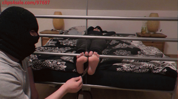Blindfolded, tied to the Bed and tickle tortured! - 2023/HD [Foot, Ticklish]
