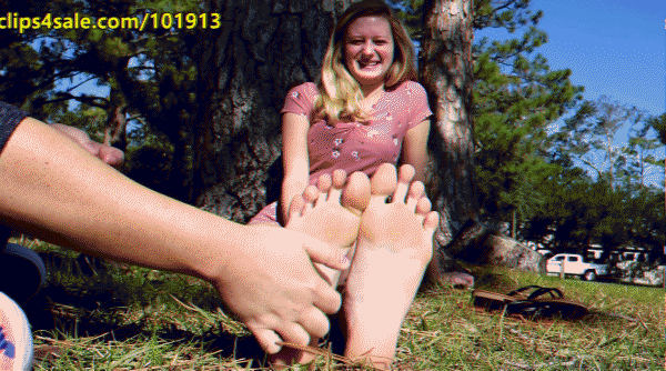 Public Tickling Project #6 - Conservative Nicole’s Spontaneous Tickle Test & Sole Show - Socks, Tickle Orgasm (HD/1000 MB)