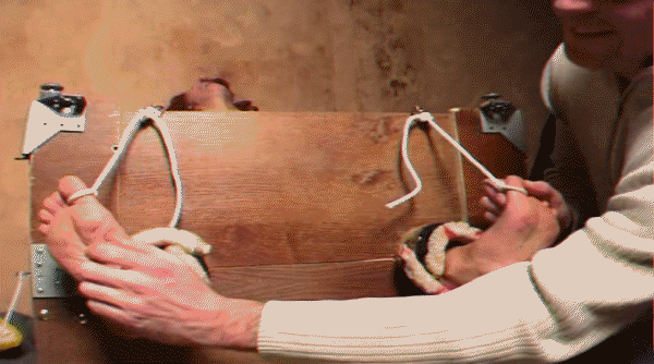 Mariana in the Stocks Part 02 [Foot Tickling, Tied] (2023/Mp4/1000 MB)