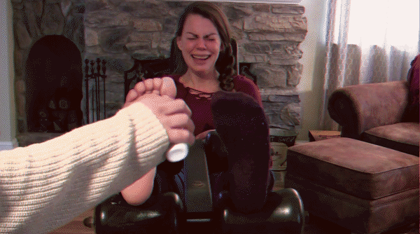 New Bare Feet Audition " Wait, Wait, Ok, Please stop for a minute" [Sex, Tickled, Tickling Milf] (2023/Mp4/1000 MB)