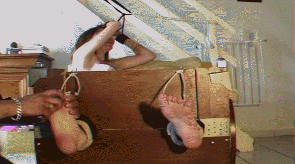 Maximum Laughter in the Stocks 01 [Domination, Stinky Feet] (2023/Mp4/1000 MB)