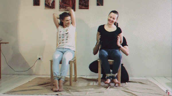 Dina and Laura. The first meeting and tickling two girls [Lesbian Feet, Tickling] (2023/Mp4/1000 MB)