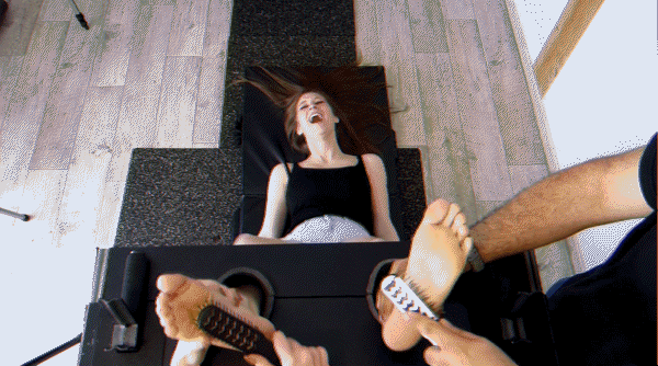 Ivana's Ticklish Feet Are A Tickler's Dream - 2023/HD [Fetish, Tickling Handjob]