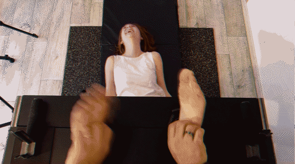 Loulia Gets Eleonore's Helpless Bare Feet - 2023/HD [Nylons, Stockings]