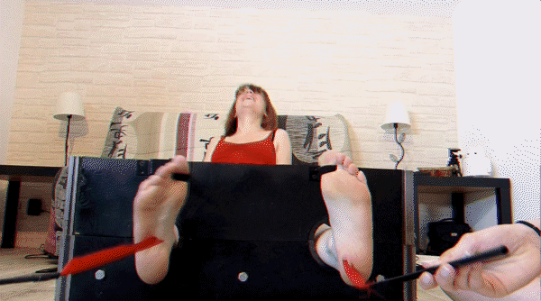 Girls Have Fun With Their Ticklish Feet Loane Tickles Lina - 2023/HD [Lesbian Feet, Tickling]